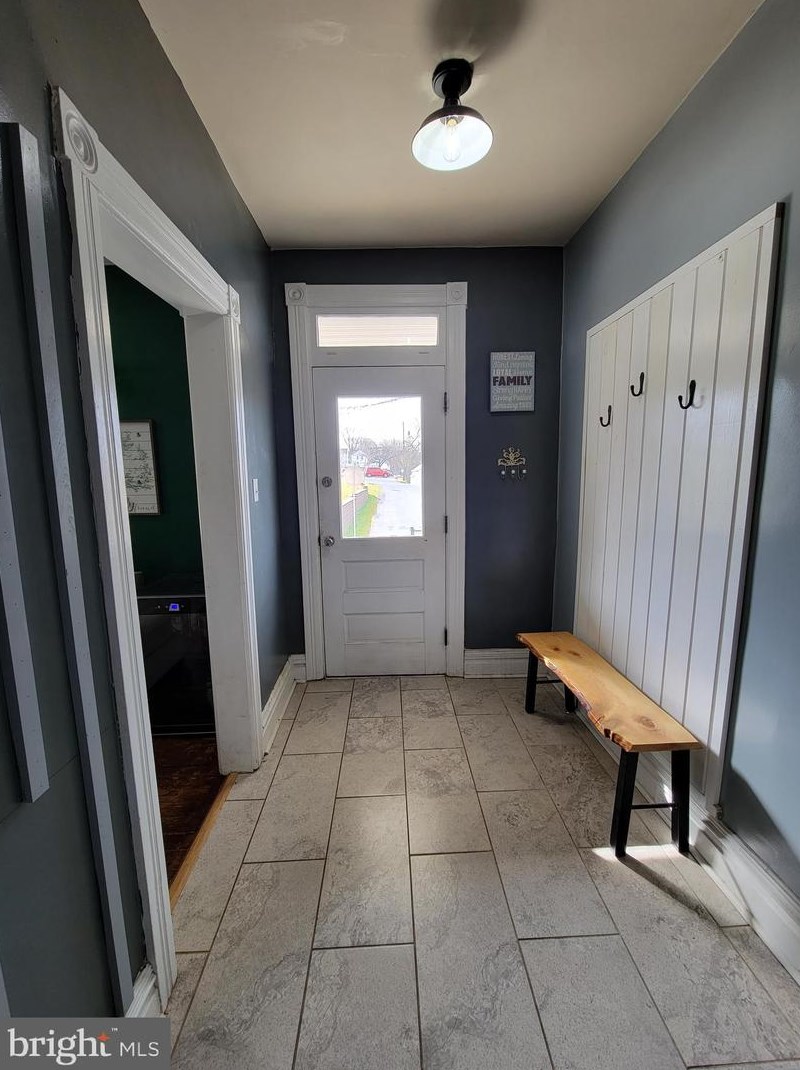25 2nd St, Roadside, PA 17268-2627