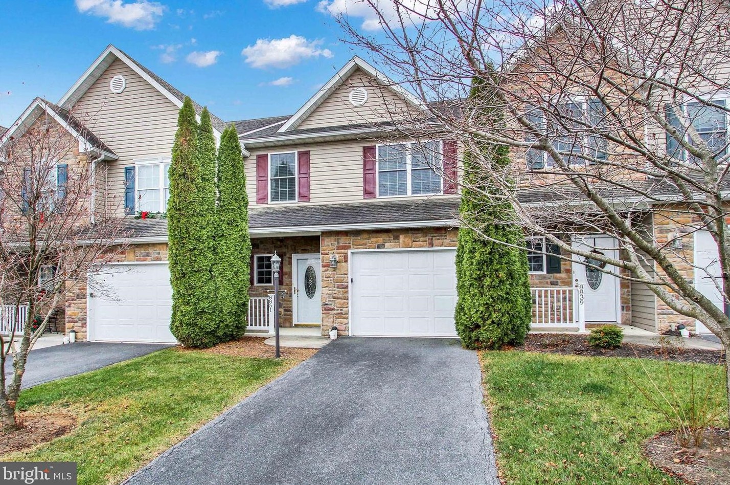8851 Casper Dr, Roadside, PA 17268-7949