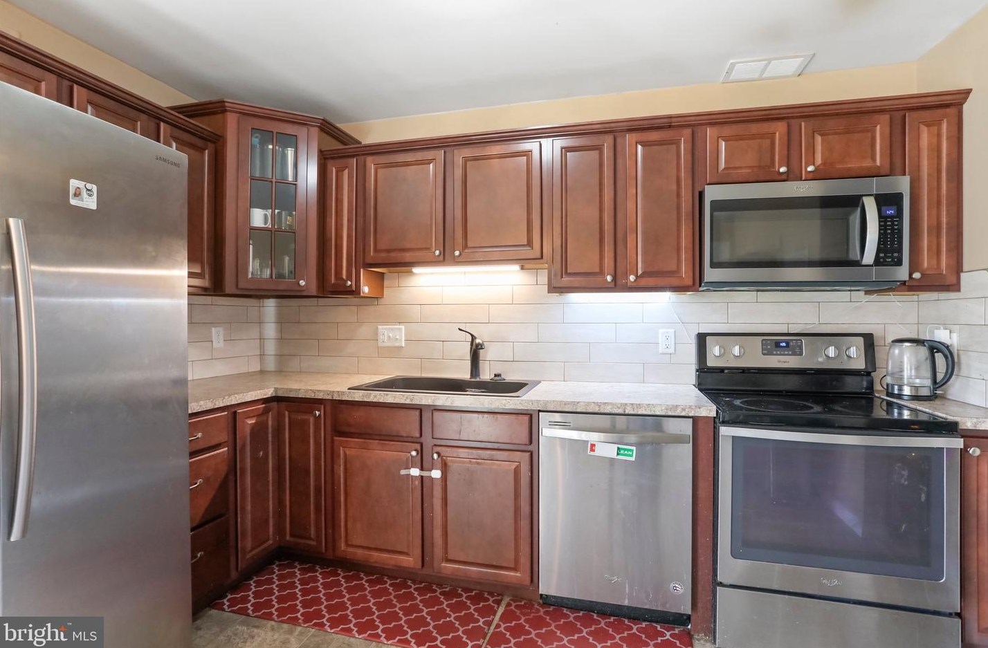 84 Roosevelt Arms Ct, Chambersburg PA  17201-8231 exterior