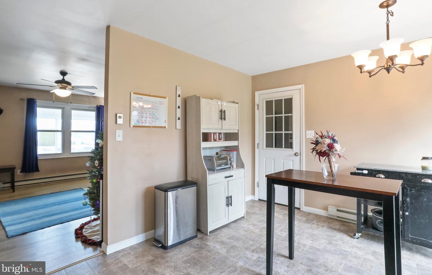 84 Roosevelt Arms Ct, Chambersburg PA  17201-8231 exterior