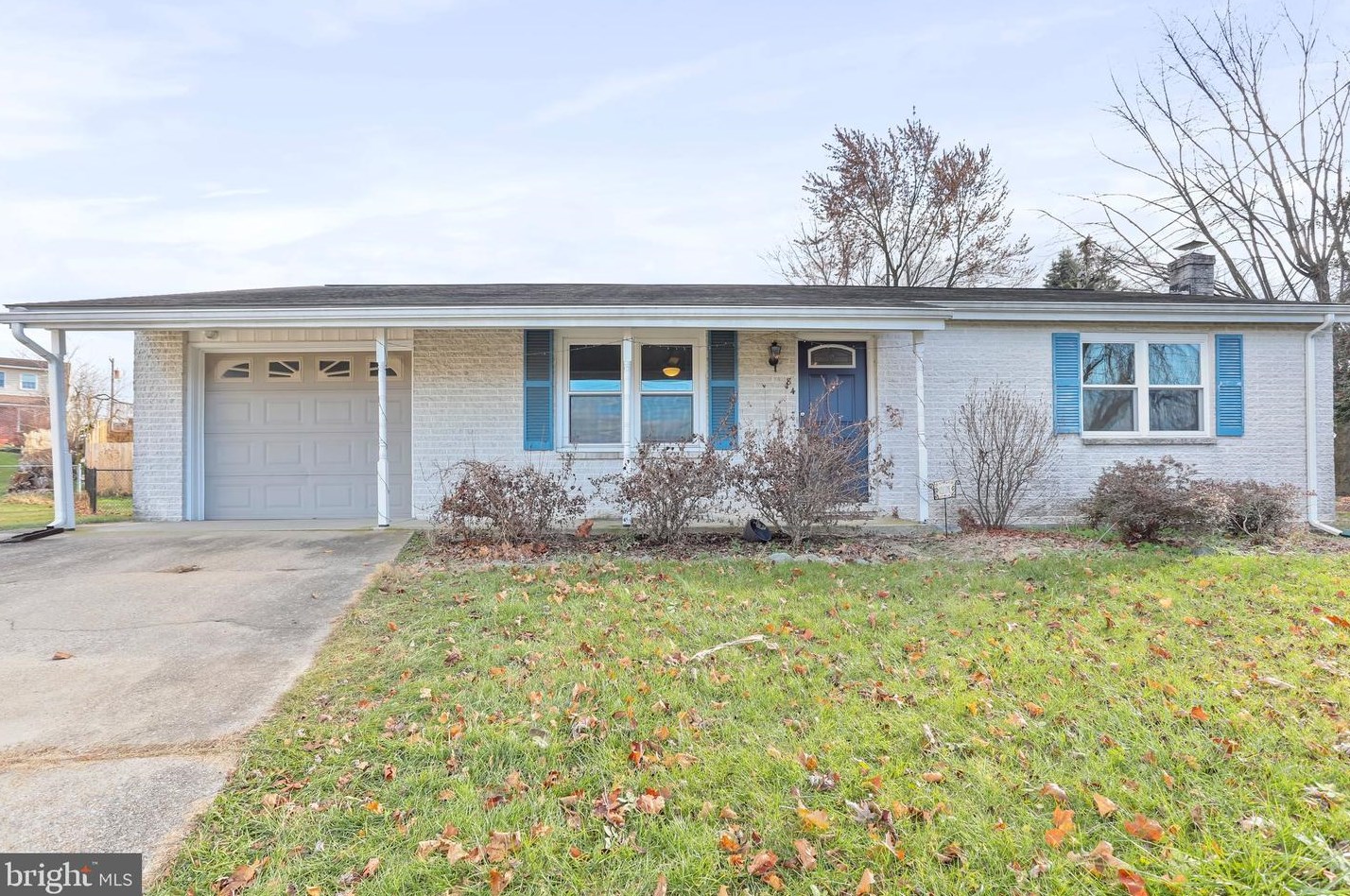 84 Roosevelt Arms Ct, Chambersburg PA  17201-8231 exterior