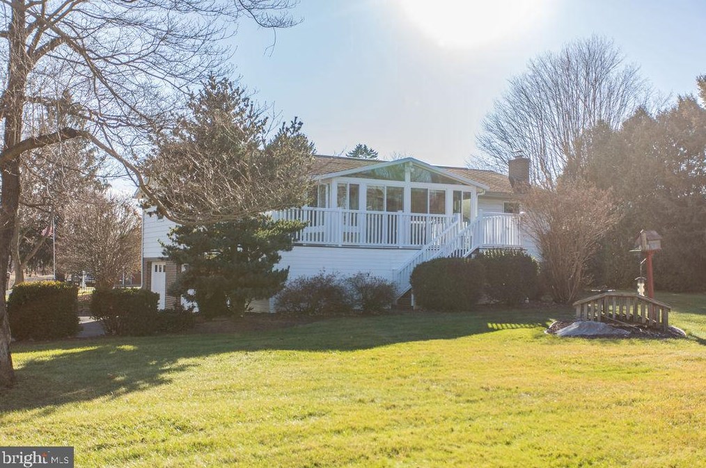 1533 Linden Rd, Chambersburg PA  17202-8810 exterior