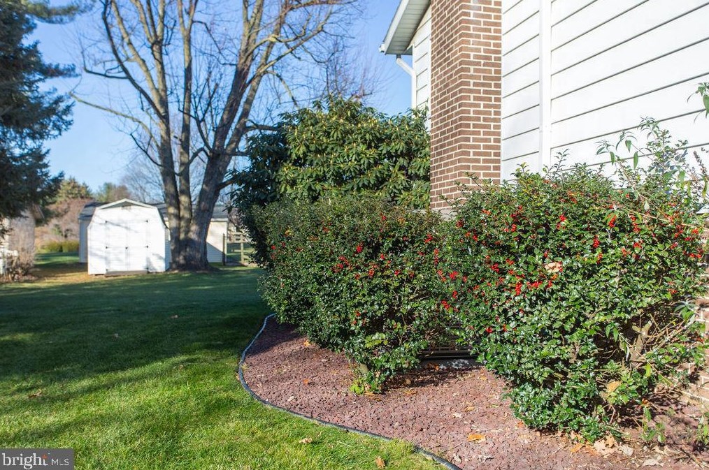 1533 Linden Rd, Chambersburg PA  17202-8810 exterior