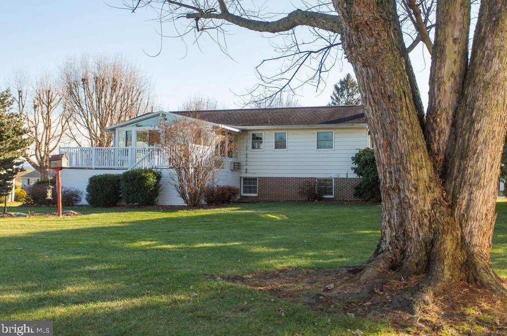 1533 Linden Rd, Chambersburg PA  17202-8810 exterior