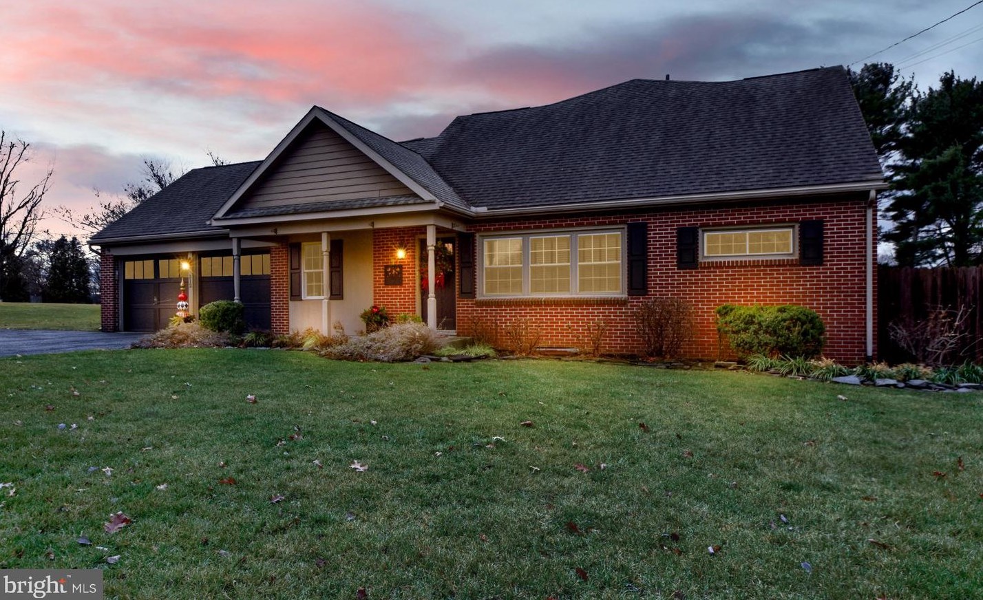 312 Roland Ave, Chambersburg, PA 17201-1448