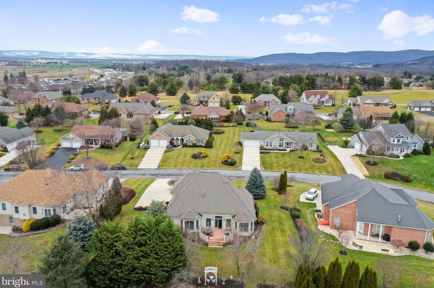 6340 Medina Ridge Dr, Fayetteville PA  17222-9435 exterior