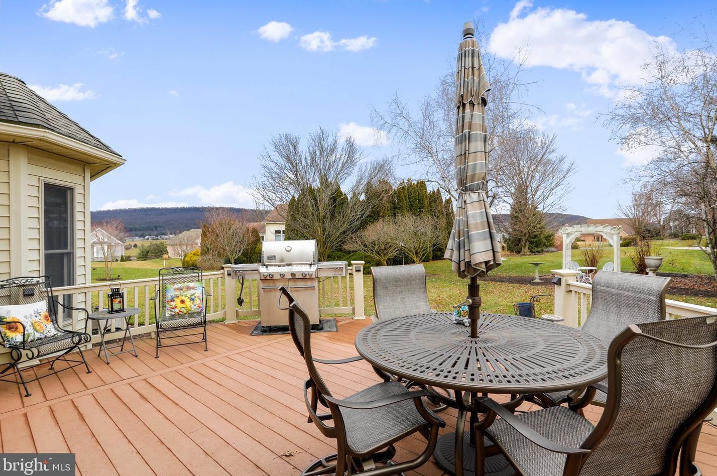 6340 Medina Ridge Dr, Fayetteville PA  17222-9435 exterior