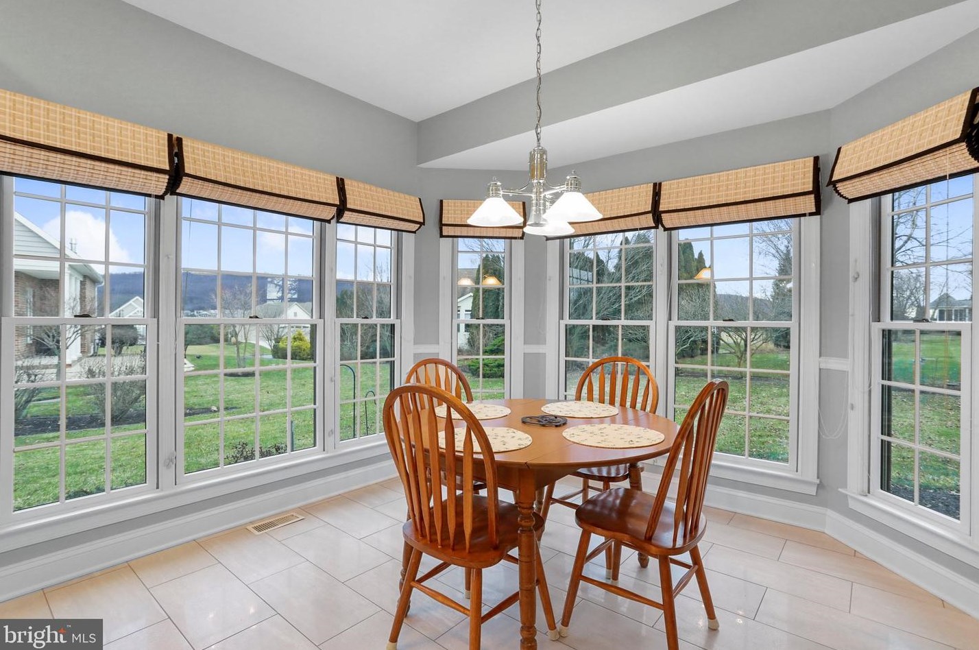 6340 Medina Ridge Dr, Fayetteville PA  17222-9435 exterior