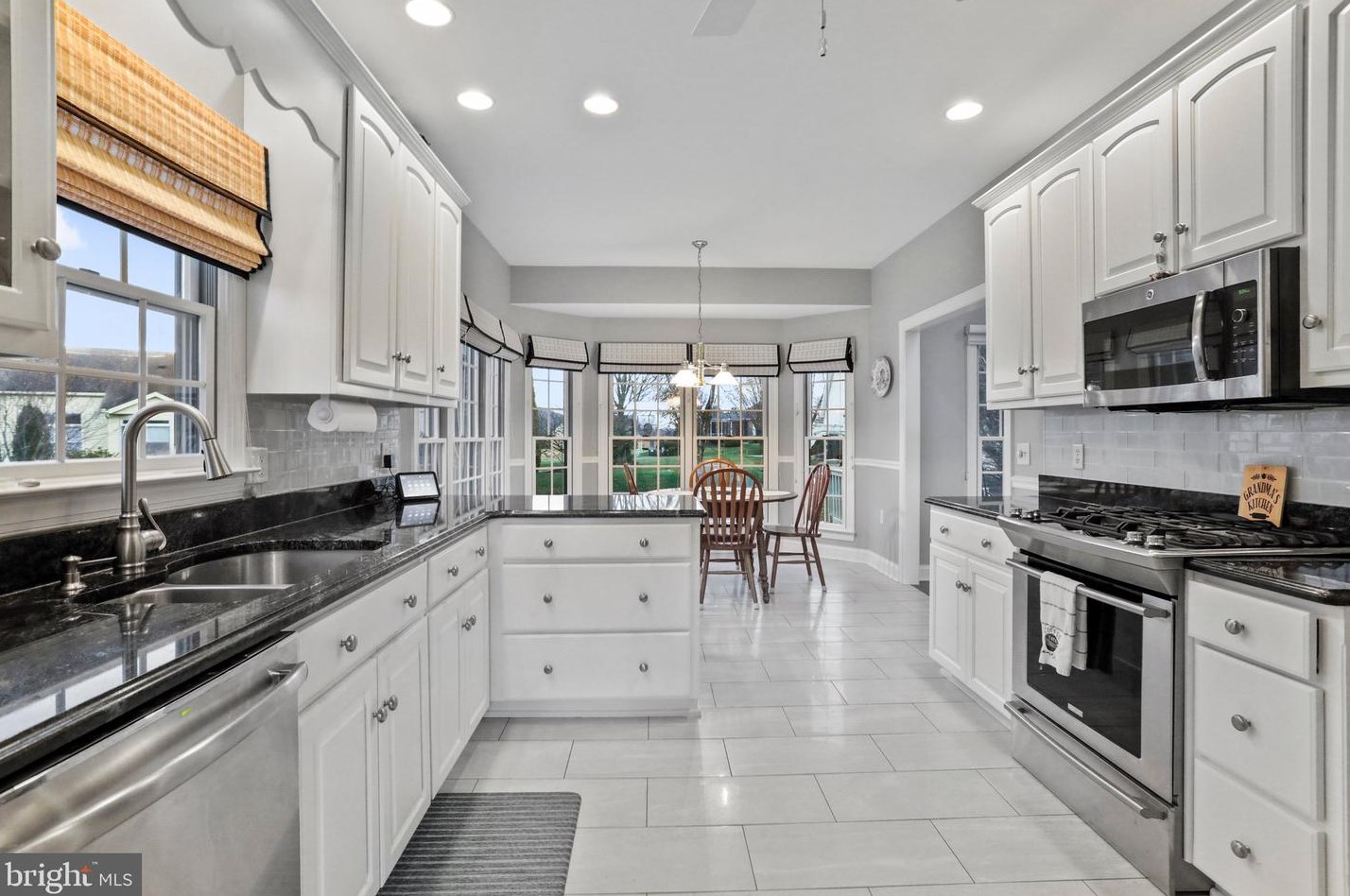 6340 Medina Ridge Dr, Fayetteville PA  17222-9435 exterior