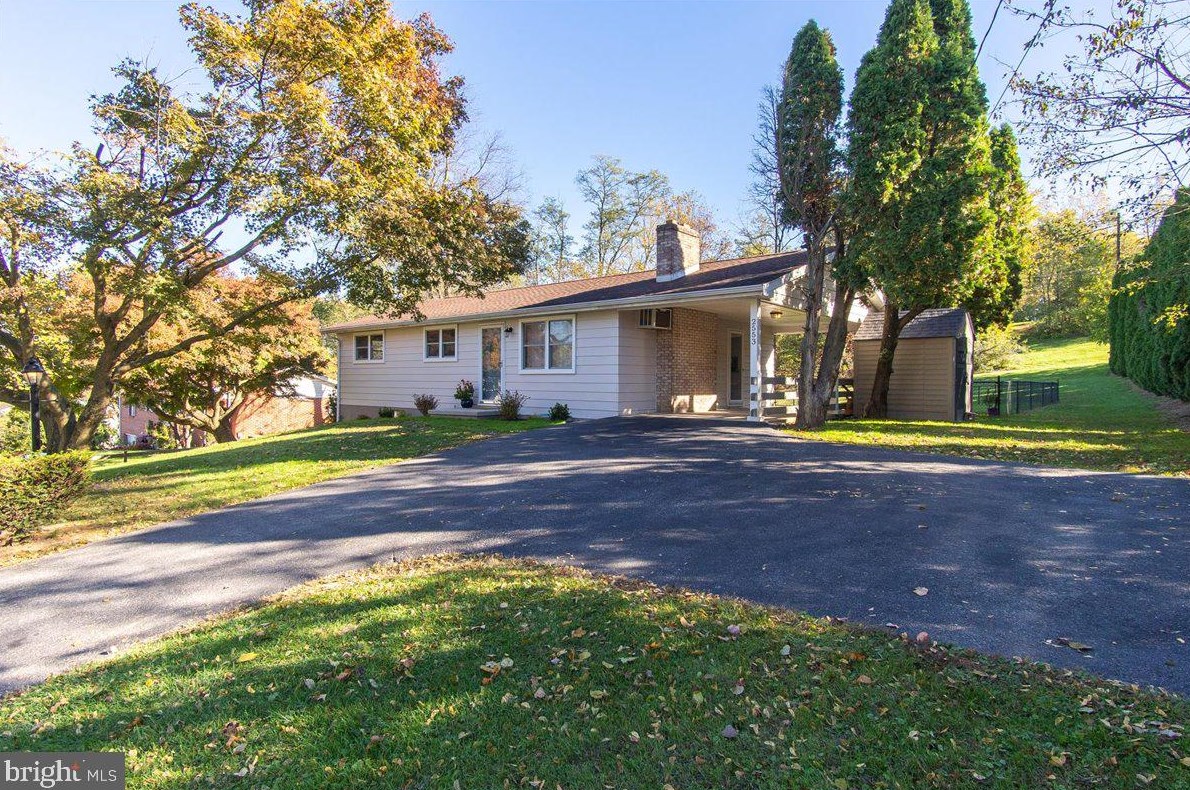 2553 Falling Spring Rd, Chambersburg, PA 17202-9026