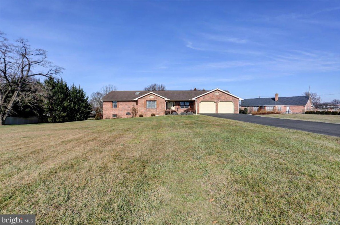 677 Lohman Ave, Upton, PA 17225