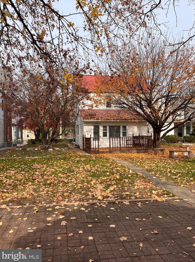 338 Catherine St, Chambersburg, PA 17201-2638