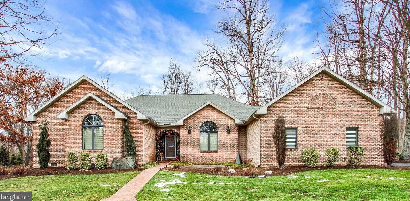 11515 Brookdale Dr, Roadside, PA 17268-8841