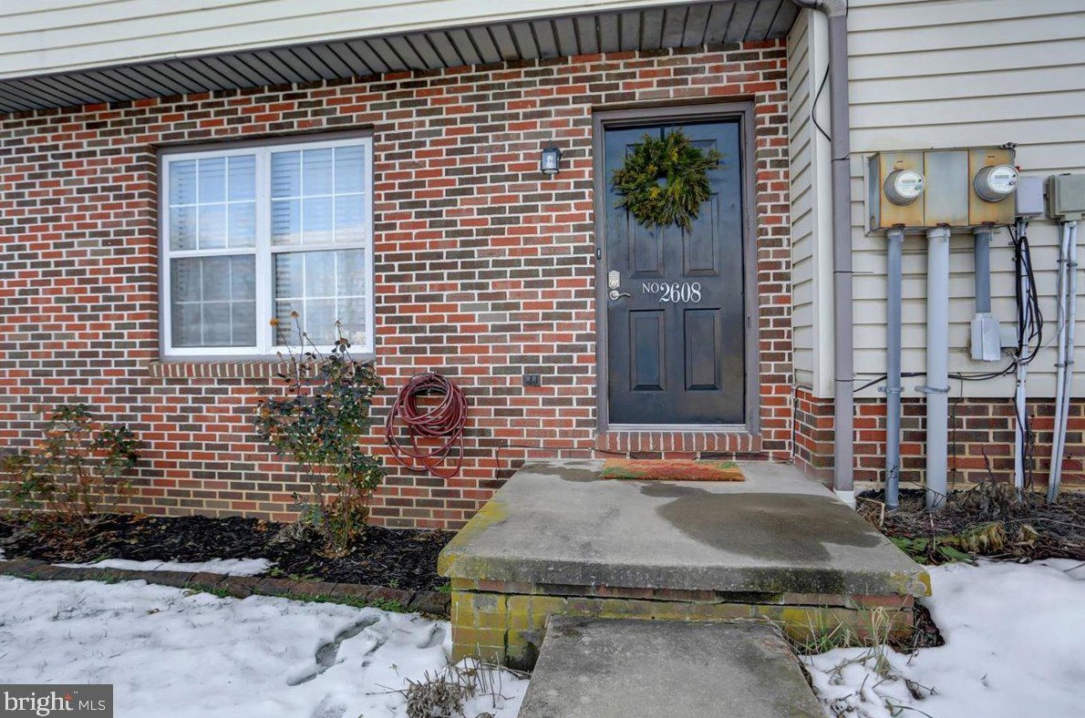 2608 Banbury Ln, Chambersburg PA  17202-8136 exterior