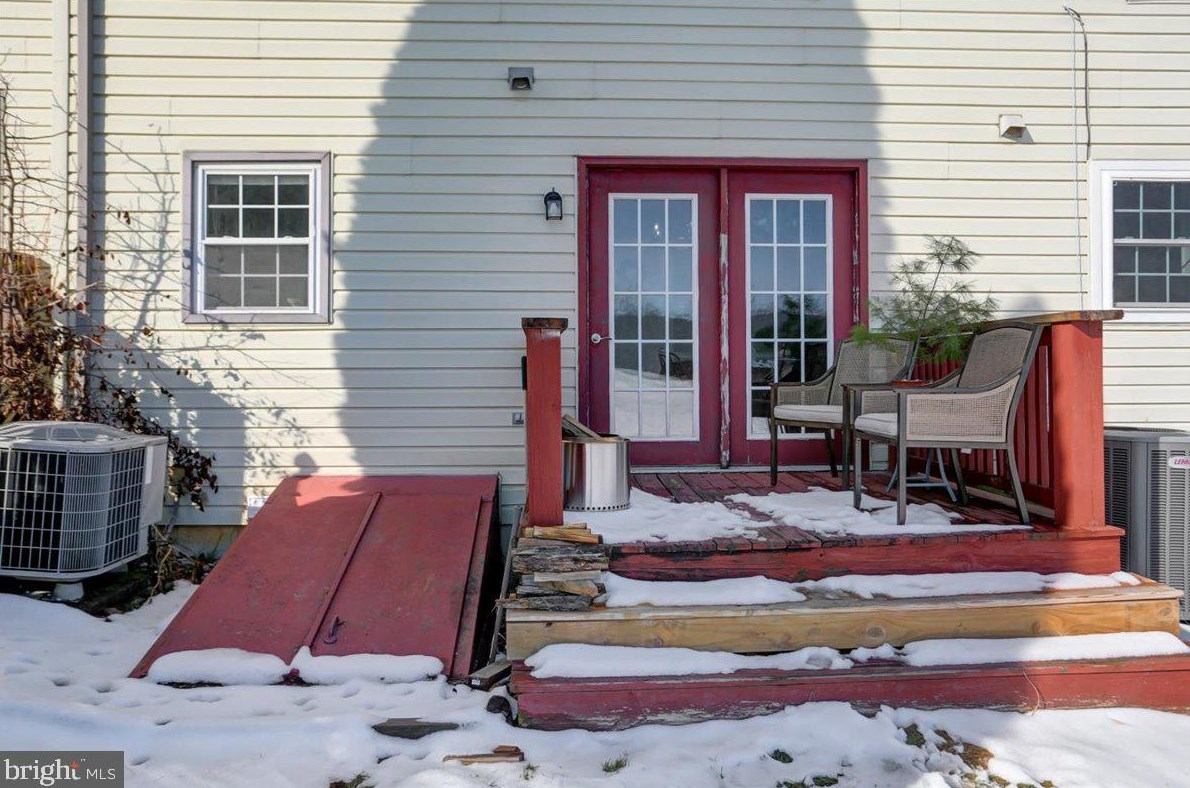 2608 Banbury Ln, Chambersburg PA  17202-8136 exterior