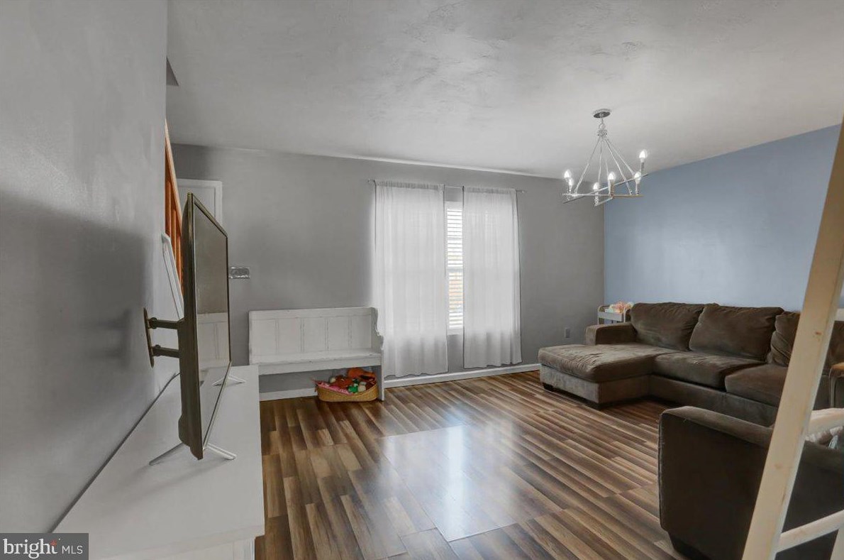 2608 Banbury Ln, Chambersburg PA  17202-8136 exterior