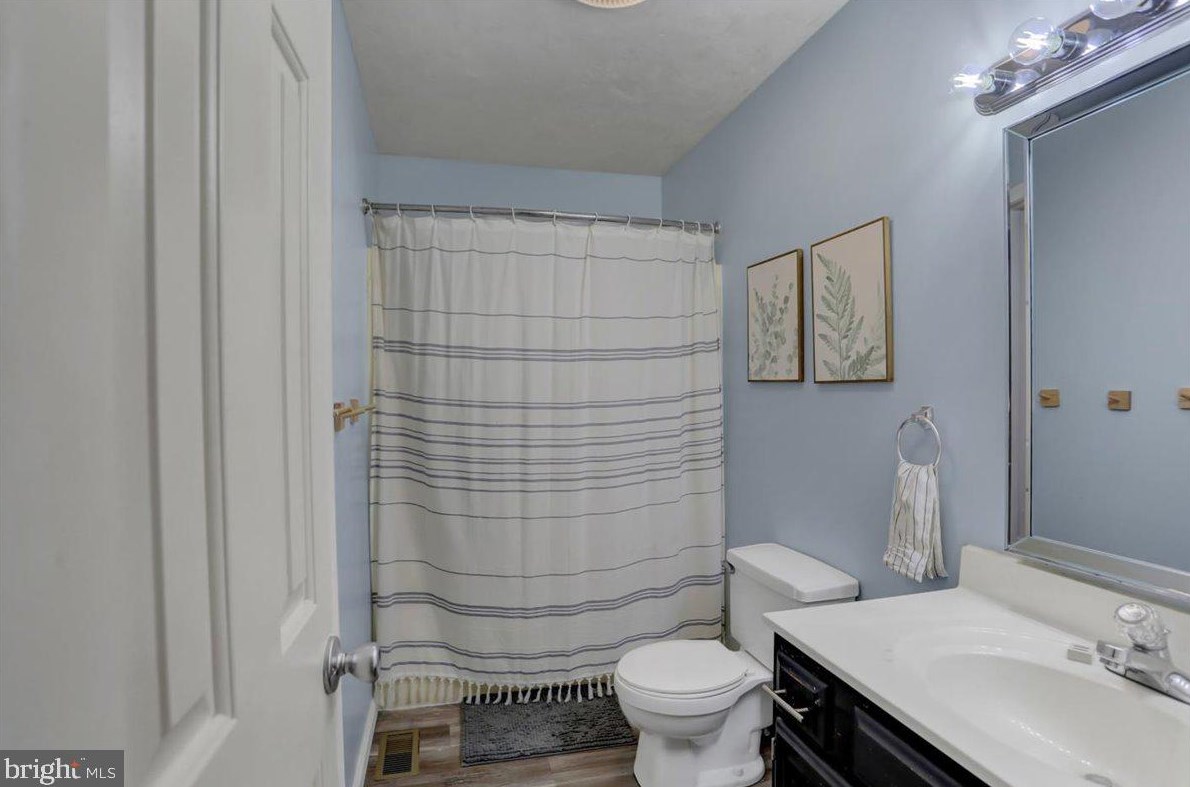 2608 Banbury Ln, Chambersburg PA  17202-8136 exterior