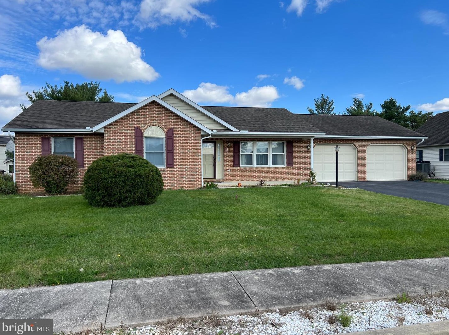 83 Parkwood Dr, Upton PA  17225-1485 exterior