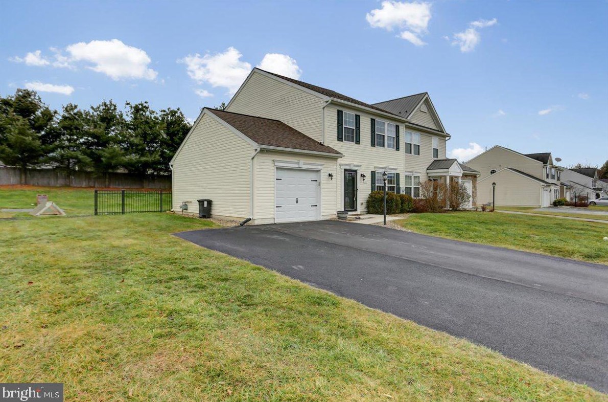 3037 Sundown Dr, Chambersburg, PA 17202-7008
