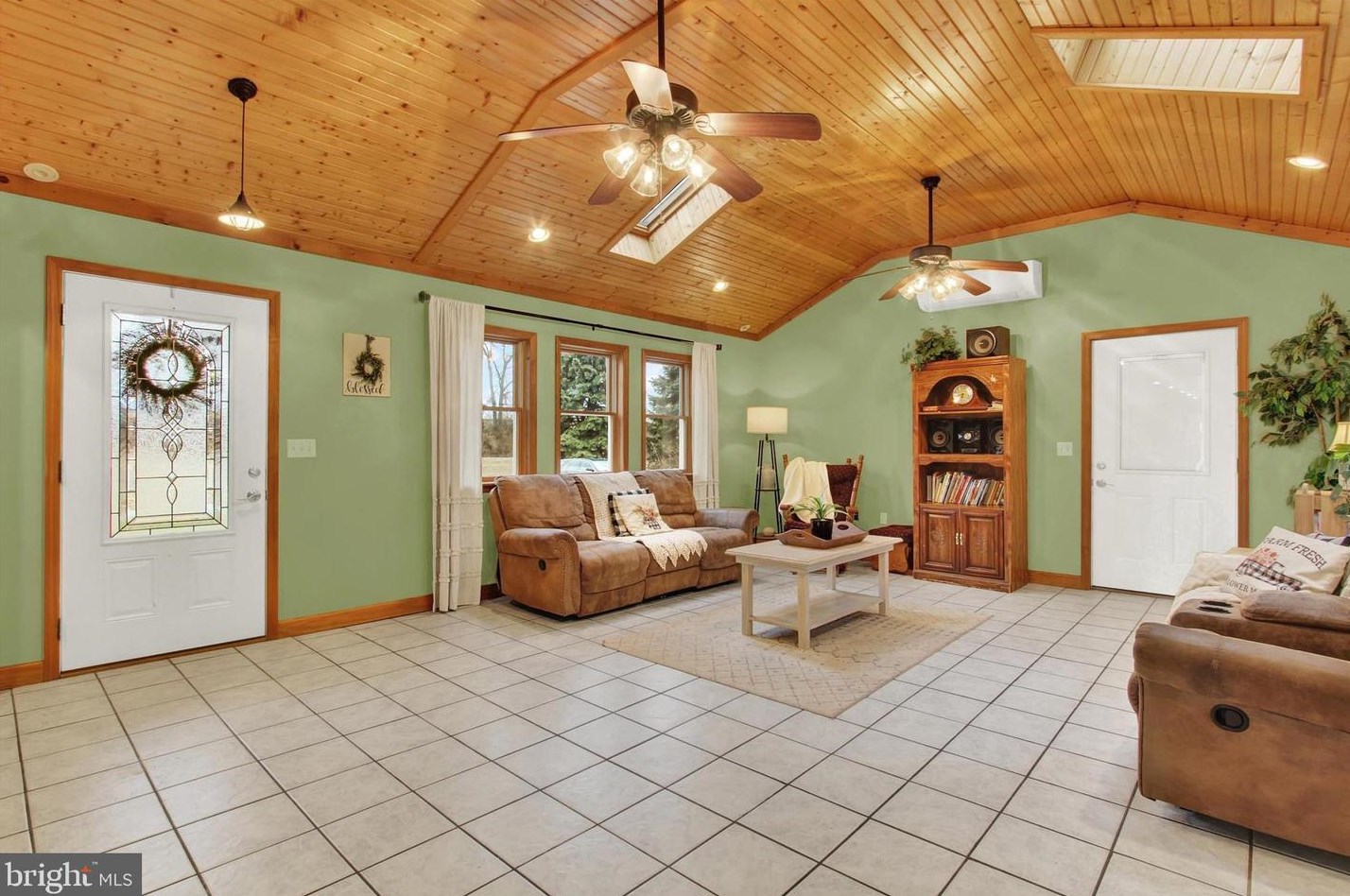 1021 Pine Stump Rd, Chambersburg, PA 17202-9656