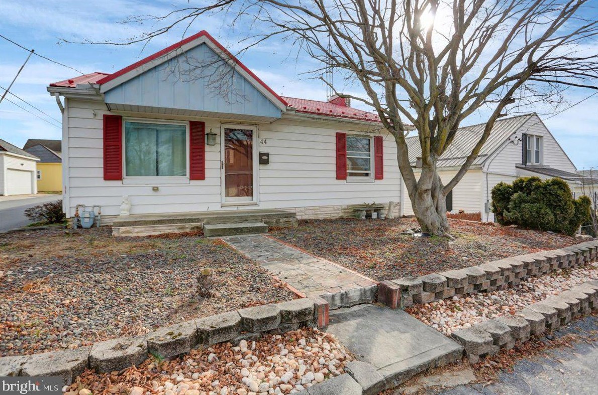 44 Conner Ave, Chambersburg, PA 17201