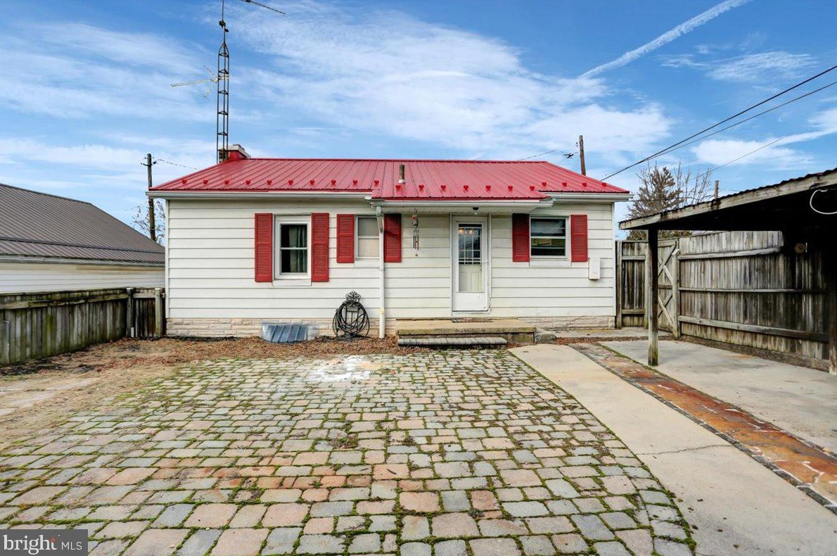 44 Conner Ave, Chambersburg PA  17201-2057 exterior