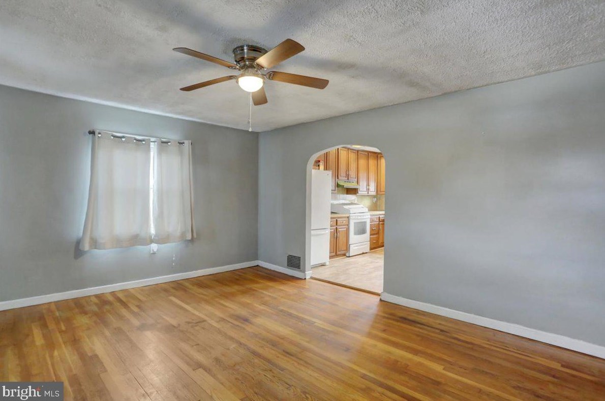 44 Conner Ave, Chambersburg PA  17201-2057 exterior