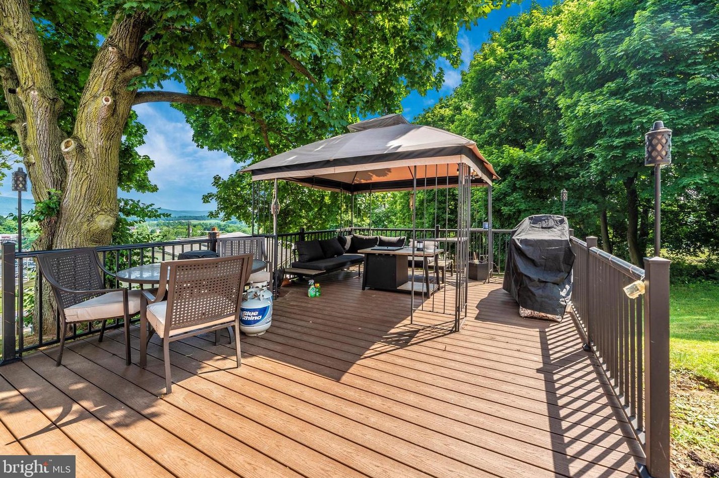 226 Highland Ave, Roadside PA  17268-2512 exterior