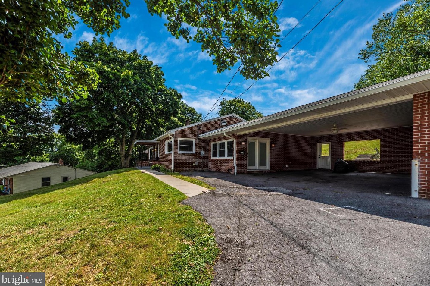 226 Highland Ave, Roadside PA  17268-2512 exterior