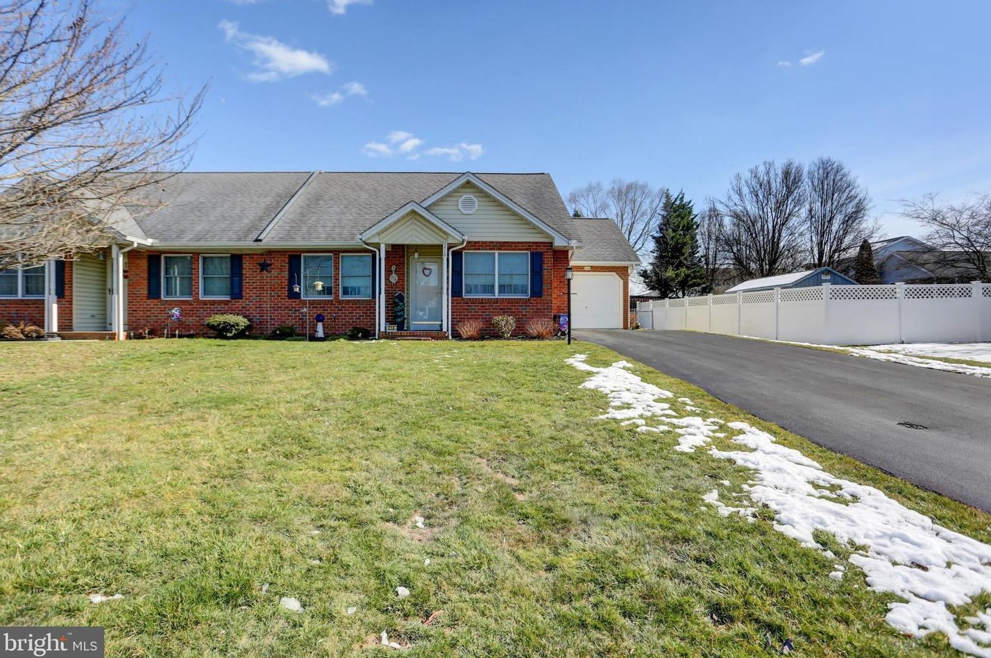 216 Leedy Way, Chambersburg, PA 17202-3040