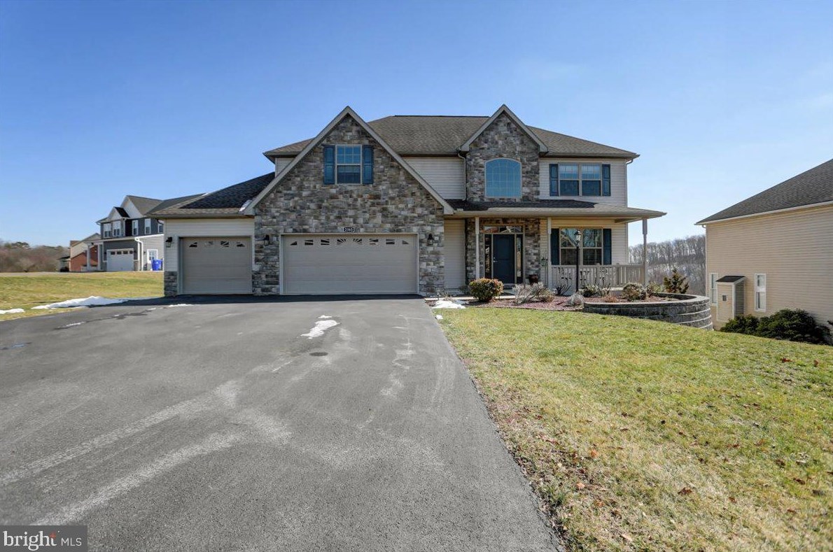 2385 Castlegreen Dr, Upton, PA 17225-9252