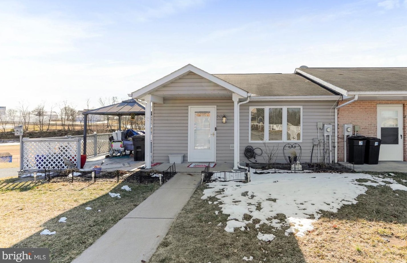 80 Nottingham Dr, Chambersburg, PA 17201-8759