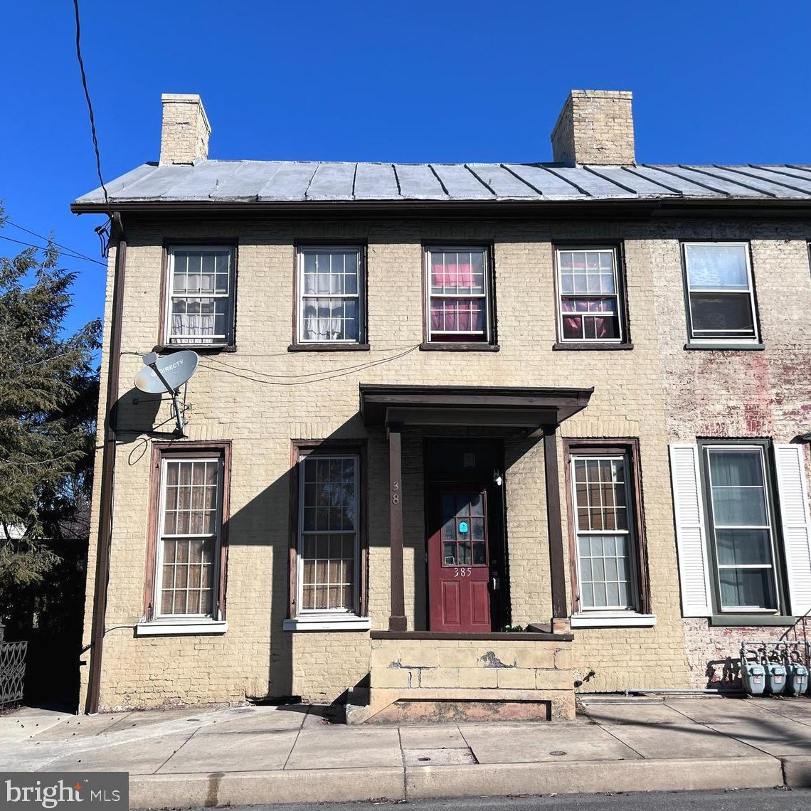 385 Queen St, Chambersburg, PA 17201-2323