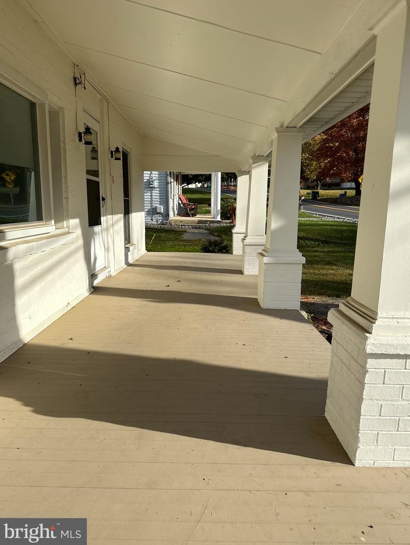 965 Coldspring Rd, Fayetteville, PA 17222-9754