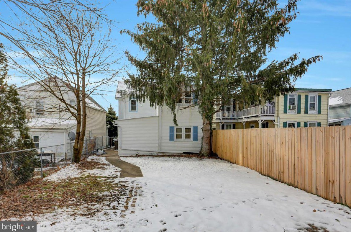 291 King St, Chambersburg PA  17201-1517 exterior