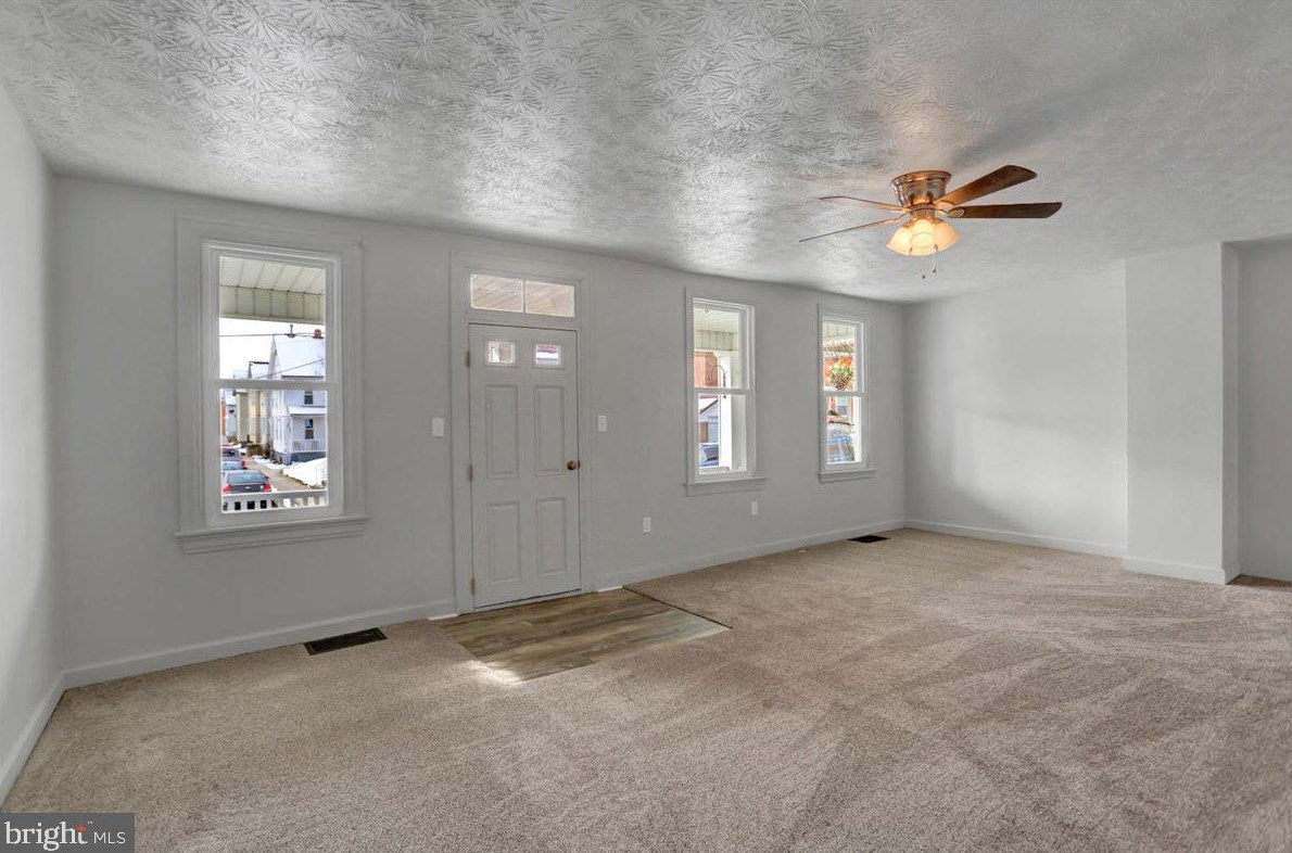 291 King St, Chambersburg PA  17201-1517 exterior