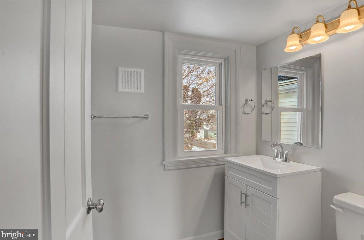 291 King St, Chambersburg PA  17201-1517 exterior