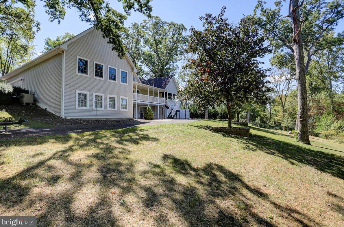 2065 Loop Rd, Chambersburg PA  17202-8842 exterior