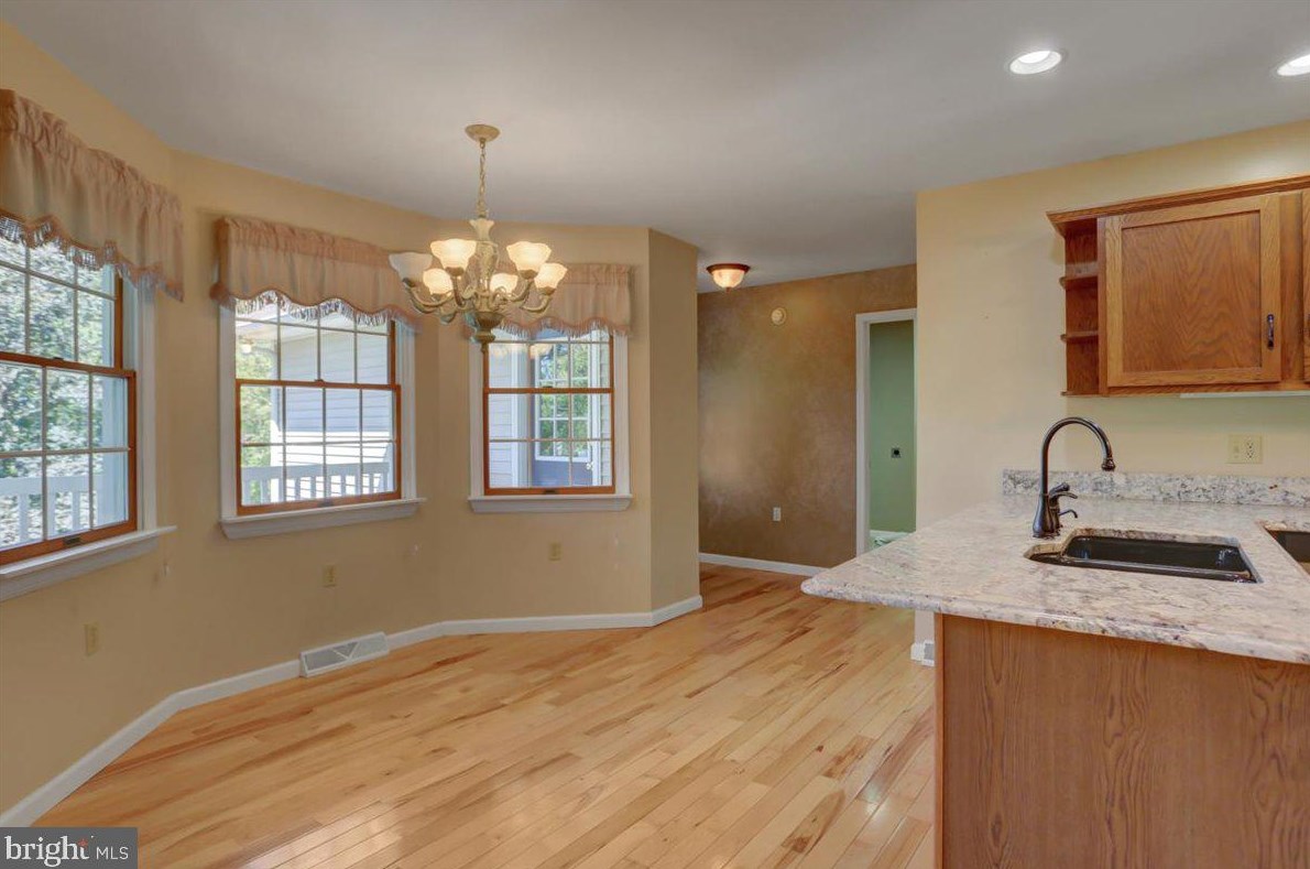 2065 Loop Rd, Chambersburg PA  17202-8842 exterior