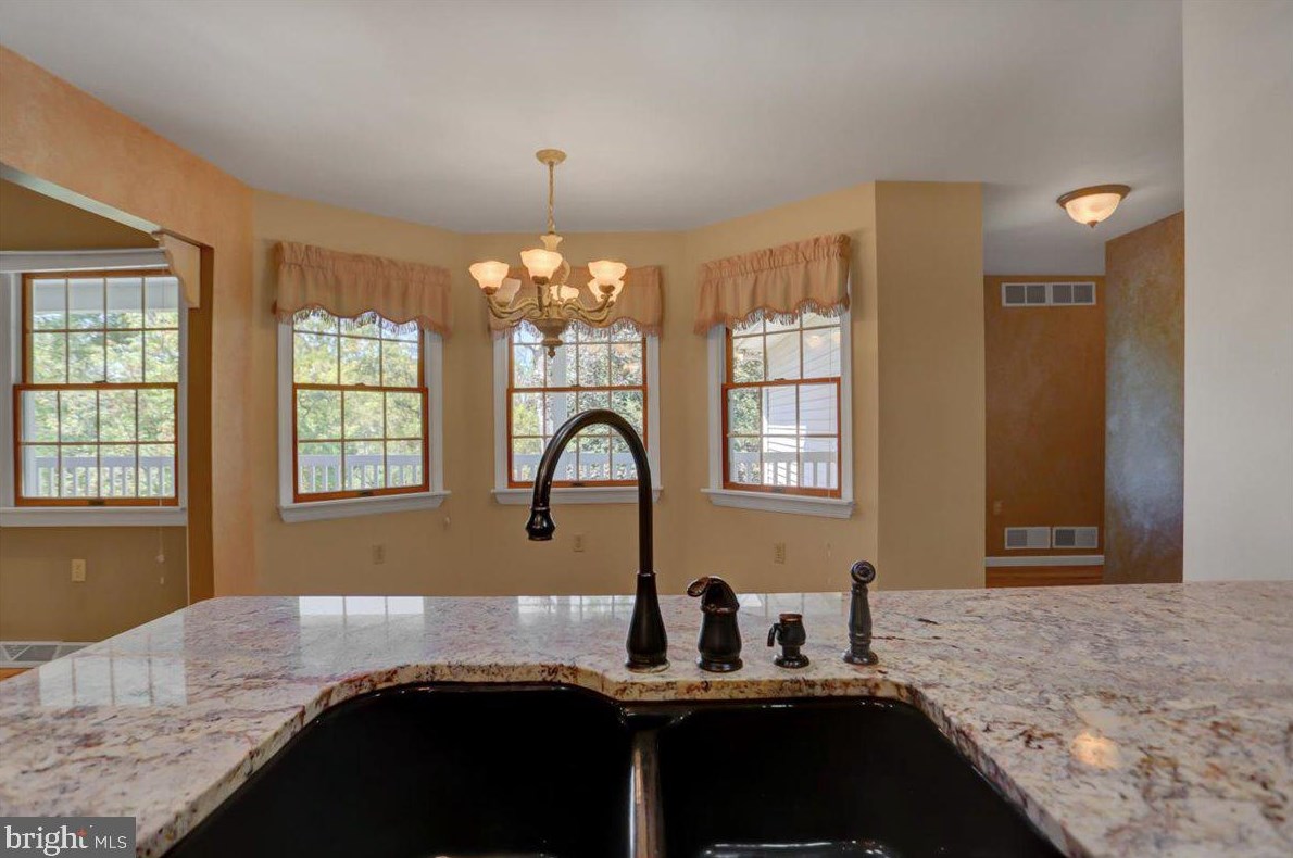 2065 Loop Rd, Chambersburg PA  17202-8842 exterior