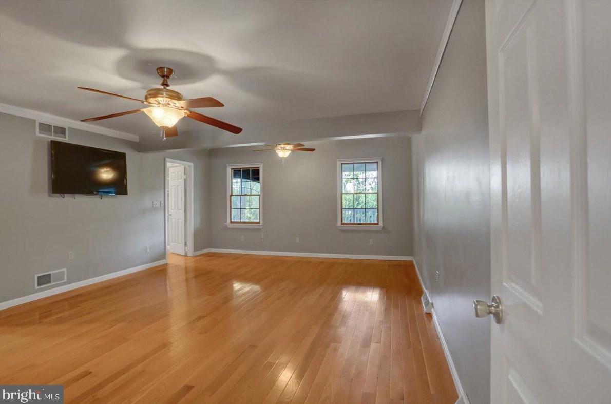 2065 Loop Rd, Chambersburg PA  17202-8842 exterior