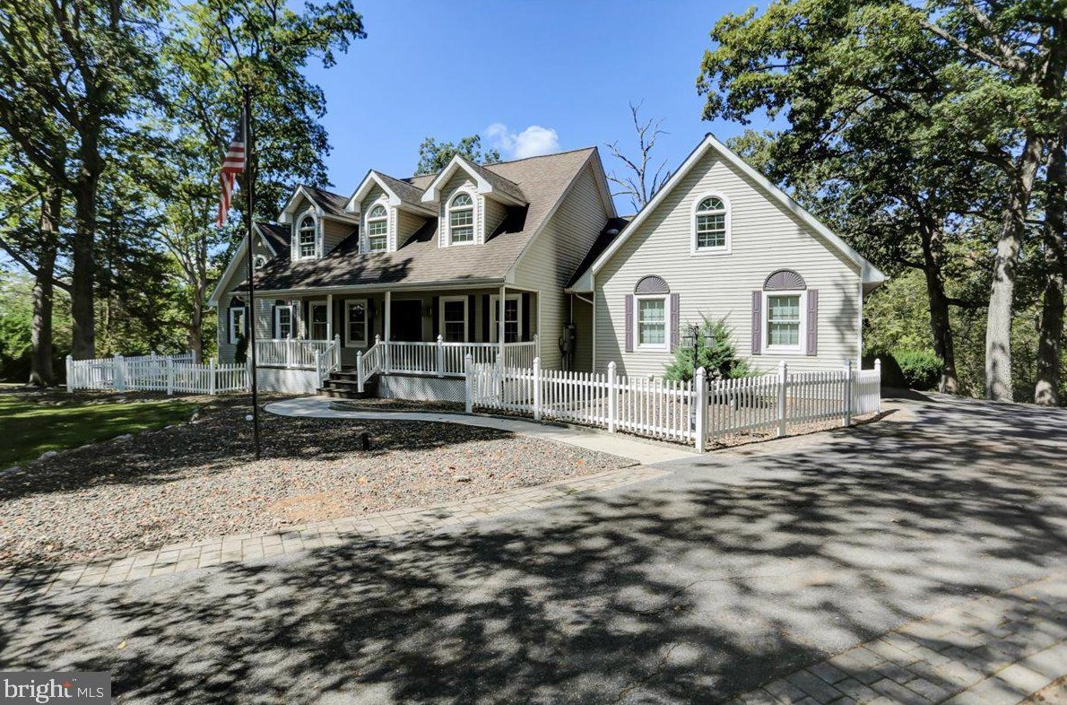 2065 Loop Rd, Chambersburg PA  17202-8842 exterior