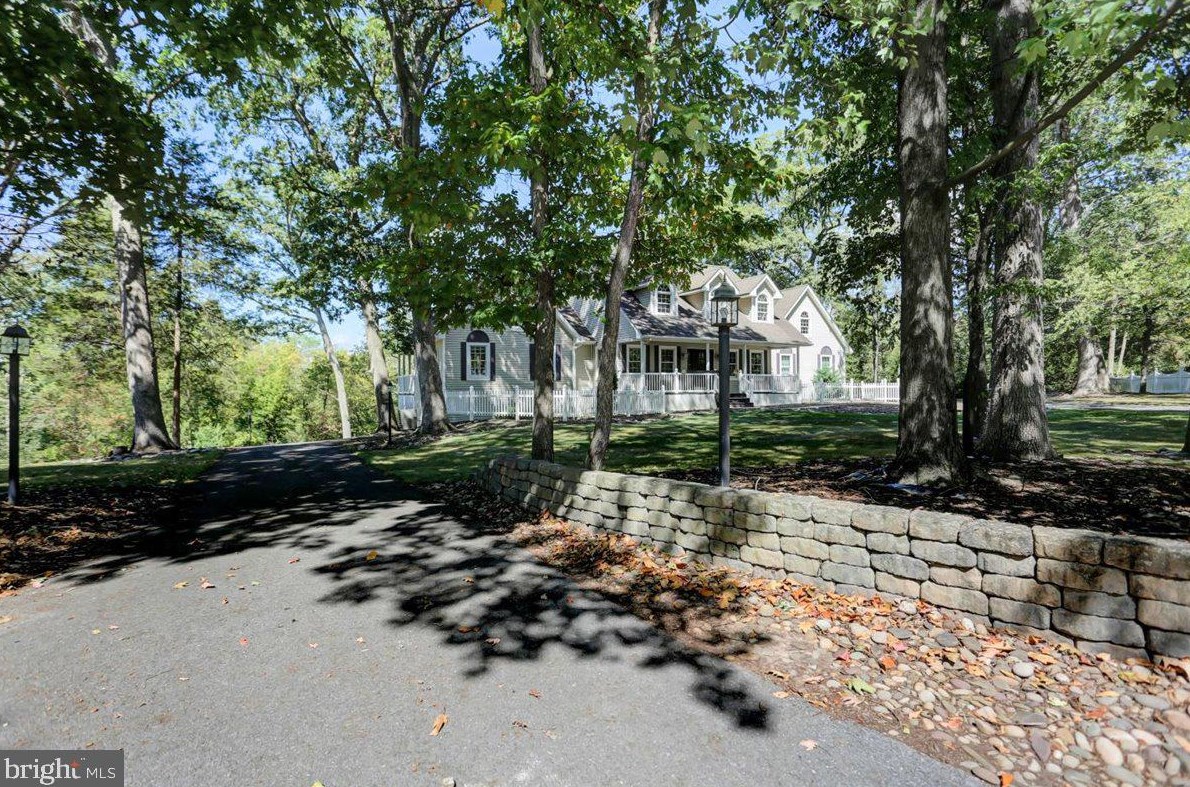 2065 Loop Rd, Chambersburg PA  17202-8842 exterior