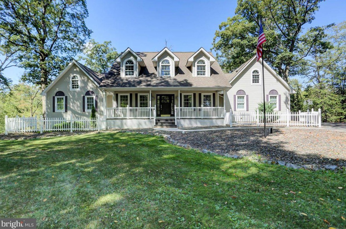 2065 Loop Rd, Chambersburg PA  17202-8842 exterior