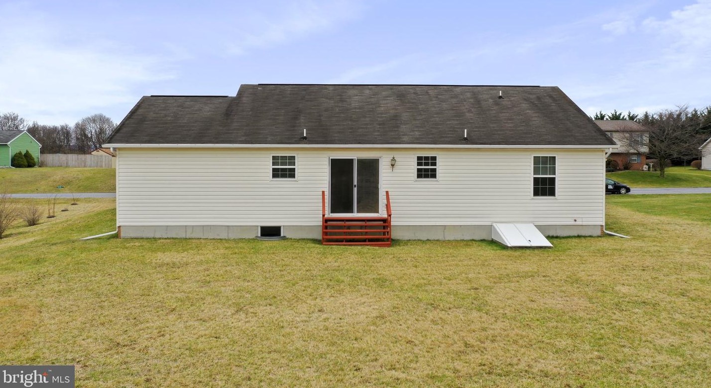 12109 Skyhawk Dr, Roadside, PA 17268