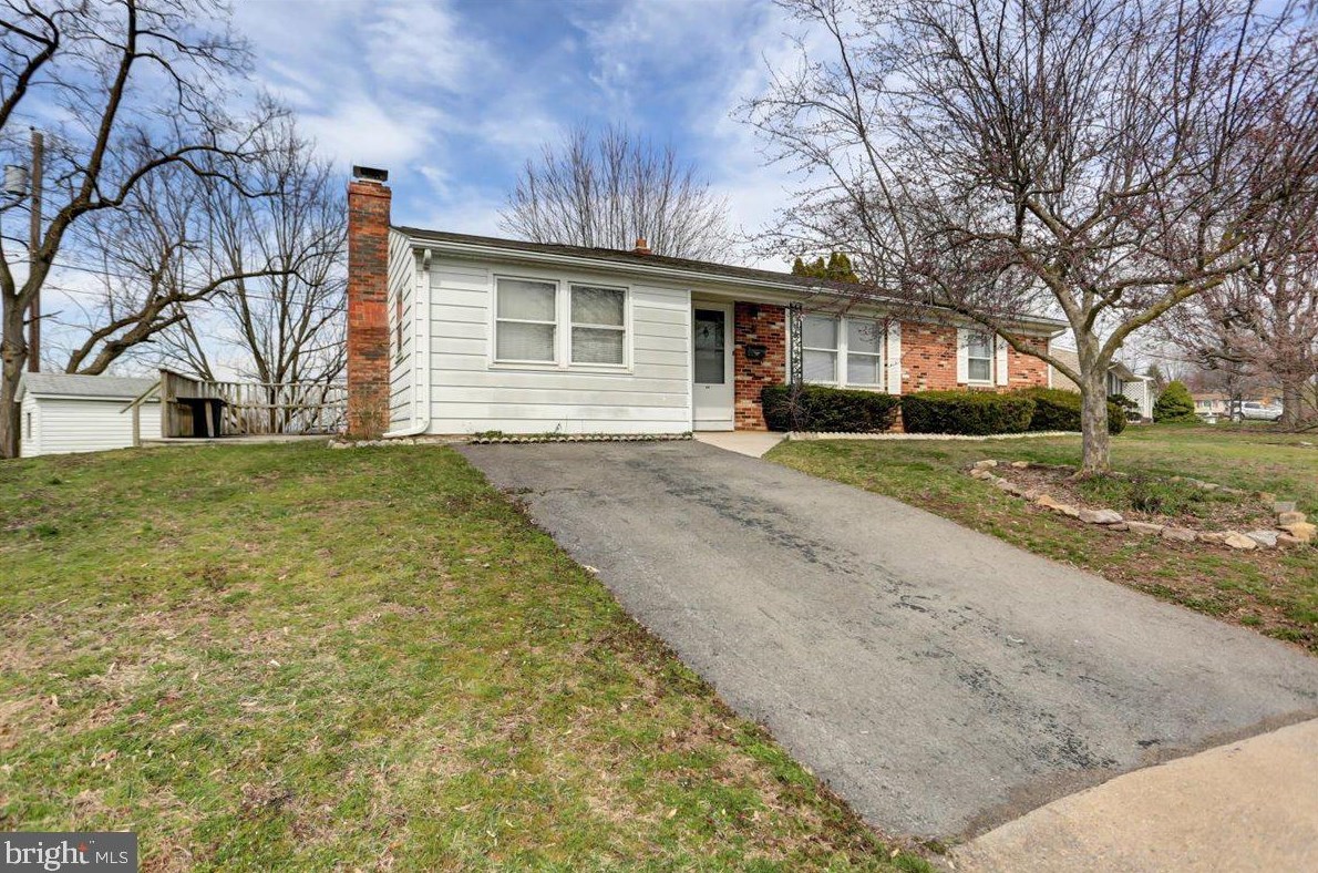 303 Reservoir Ave, Roadside, PA 17268