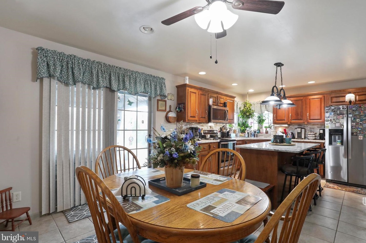 180 Buckingham Dr, Chambersburg PA  17201-8370 exterior