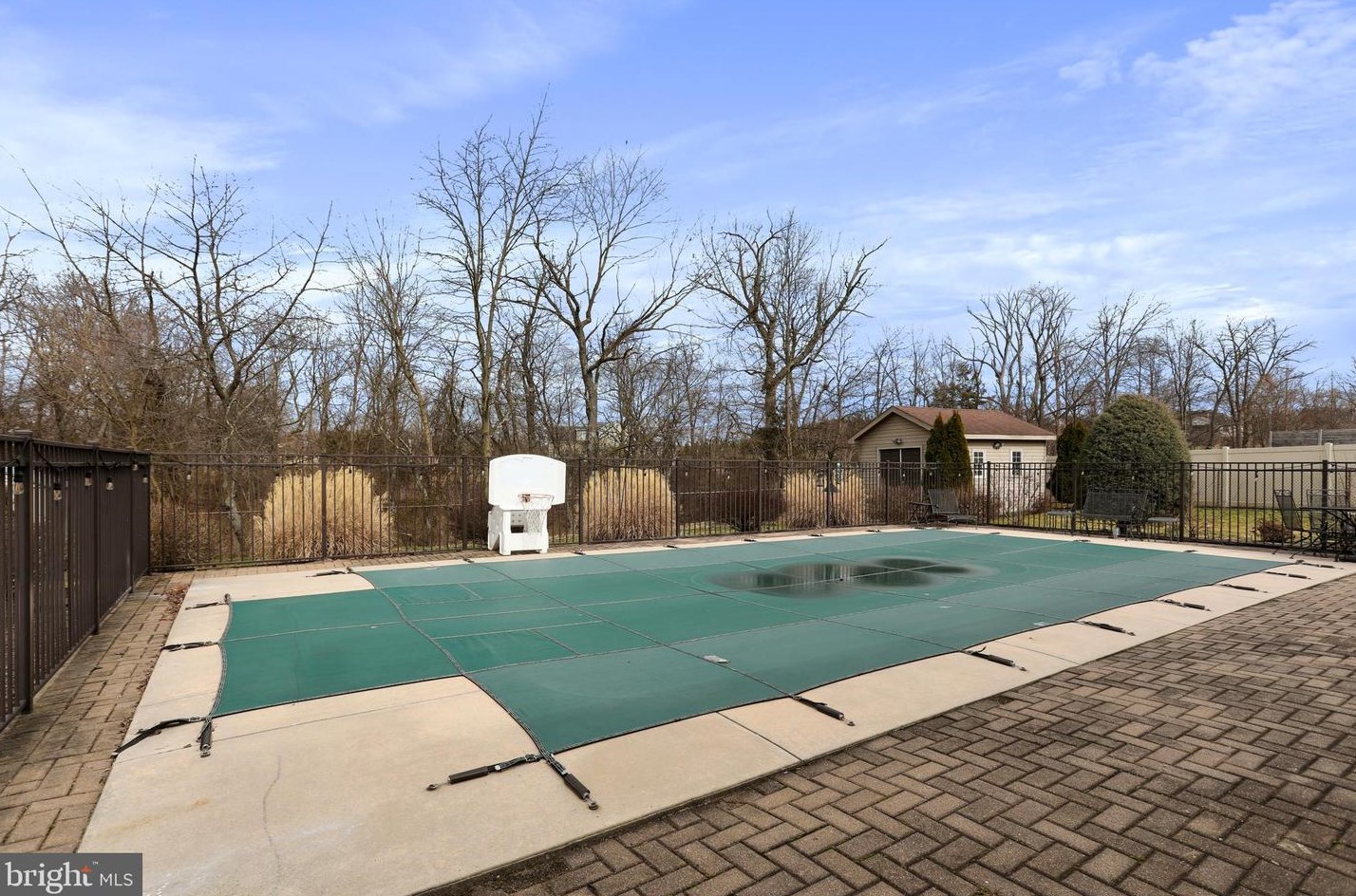 180 Buckingham Dr, Chambersburg PA  17201-8370 exterior