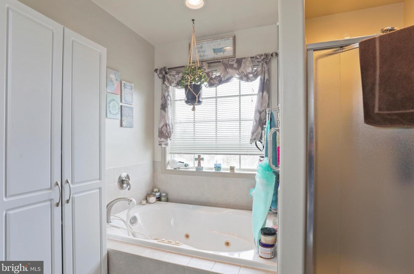 180 Buckingham Dr, Chambersburg PA  17201-8370 exterior