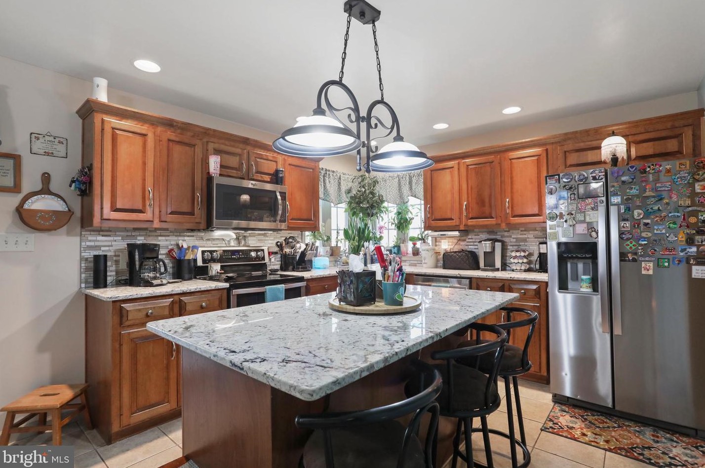 180 Buckingham Dr, Chambersburg PA  17201-8370 exterior